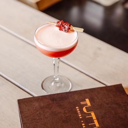 เป็ปเปอร์ เวย์เมาท์ แอดิเลด Hotel ภายนอก รูปภาพ A Clover Club cocktail