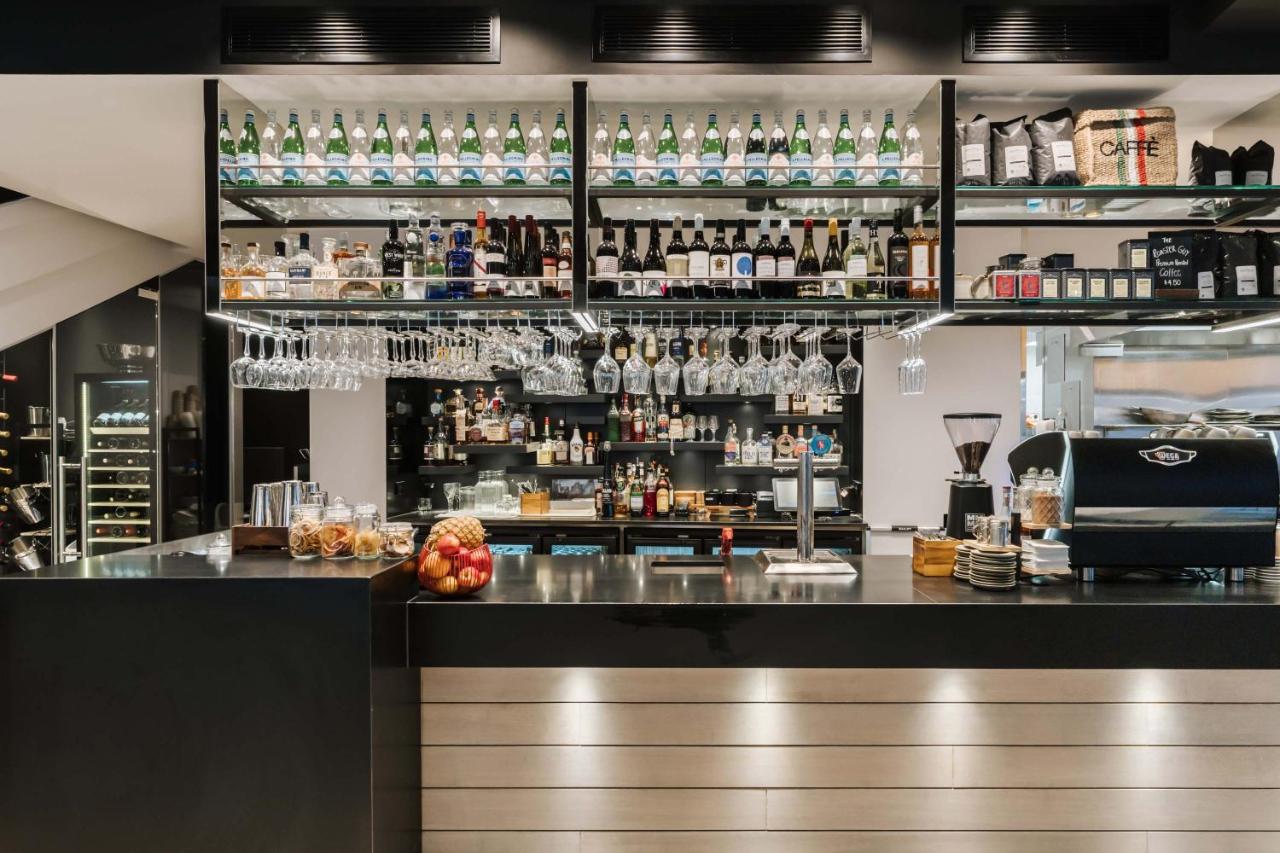 เป็ปเปอร์ เวย์เมาท์ แอดิเลด Hotel ภายนอก รูปภาพ The bar at the restaurant