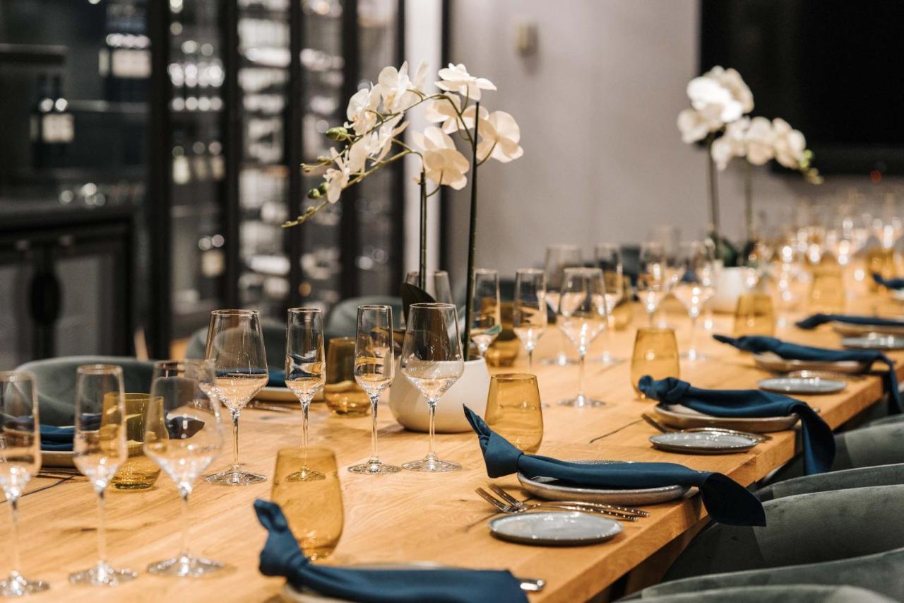 เป็ปเปอร์ เวย์เมาท์ แอดิเลด Hotel ภายนอก รูปภาพ The table at the 2019 World Wine Awards